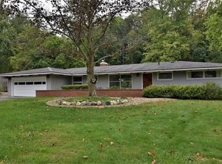 708 Bell Rd, Chagrin Falls, OH 44022