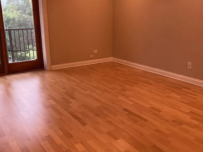 960 S River Rd #404 — Photo 8