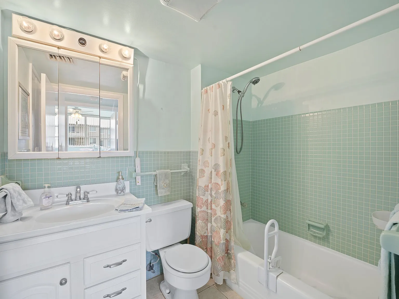 2 bed, 1.5 bath, 816 sqft, $2,800 — Photo 4