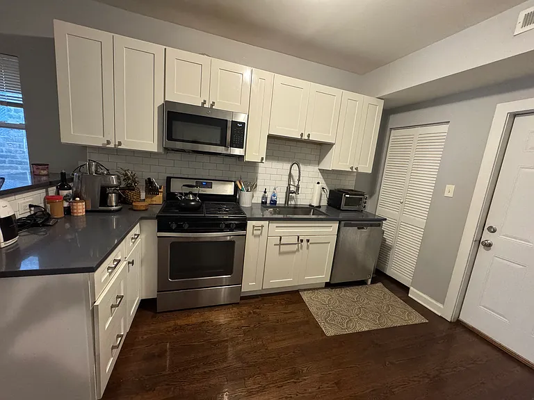 934 N Noble St #2F — Photo 5