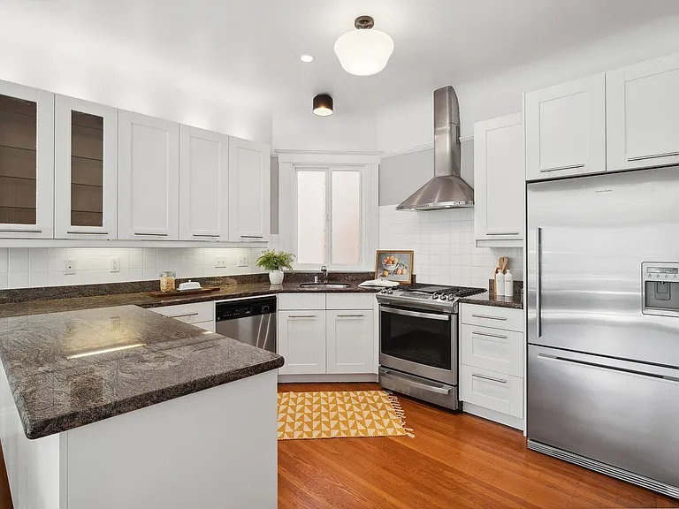 49 Cortland Ave — Photo 13
