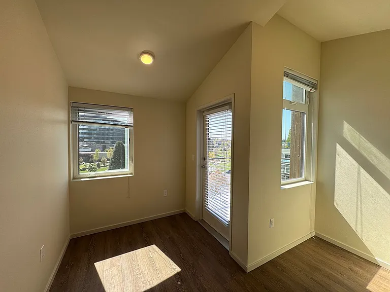 Plaza Apartments — Photo 111