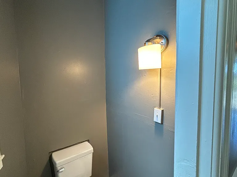 326 Capitol St #A — Photo 10