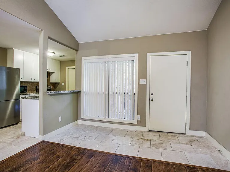 6646 E Lovers Ln #910 — Photo 2