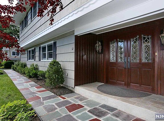 4th image of 12 Sylvia Ct