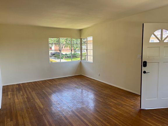 2nd image of 862 E Mendocino St