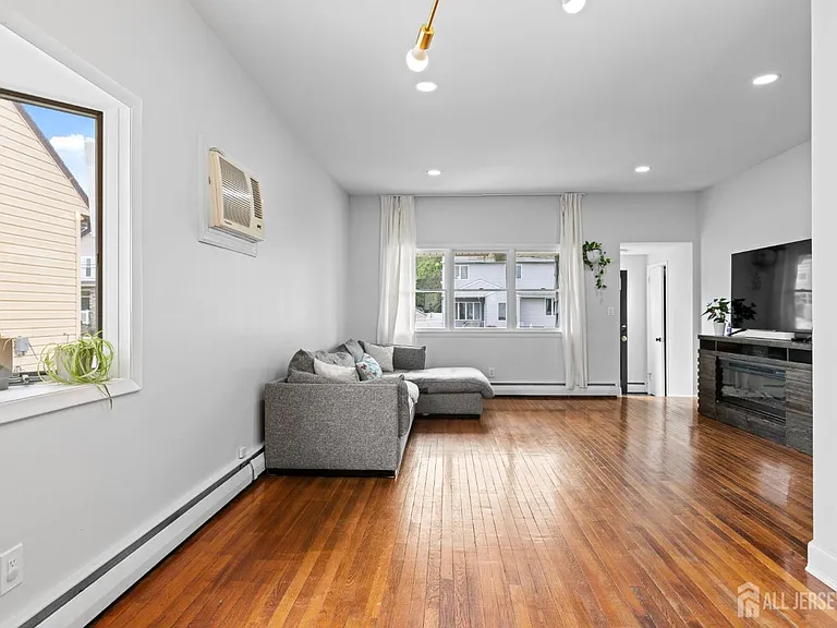 90 Maryknoll Rd — Photo 34