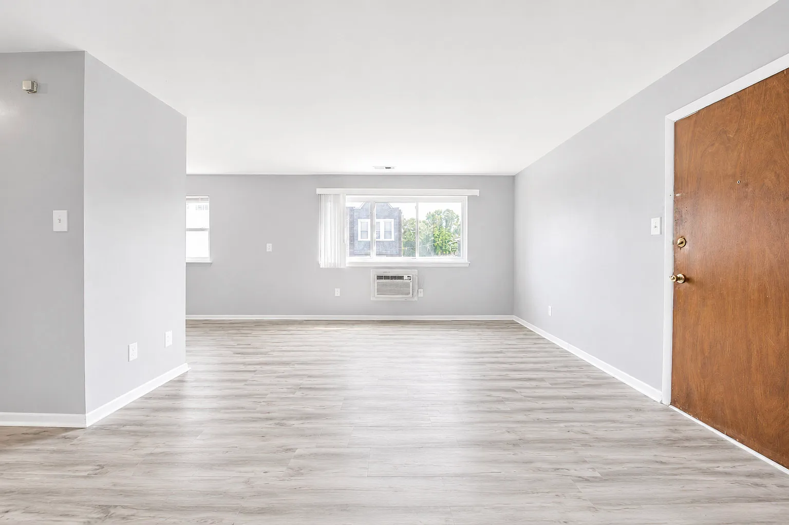 2602 Jefferson Streetapt — Photo 4