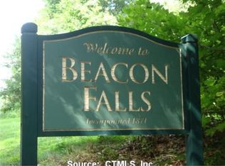 466 Skokorat Rd, Beacon Falls, CT 06403