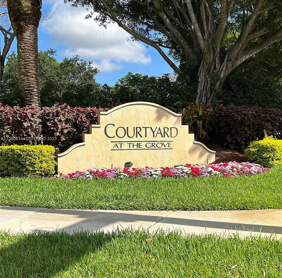 3 bed, 2.5 bath, 1605 sqft, $3,450 — Photo 2