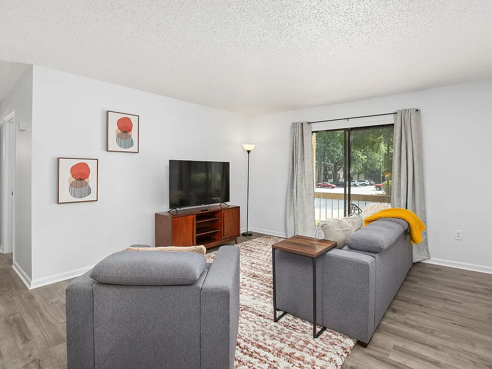 2260 Sunderland Rd #82W