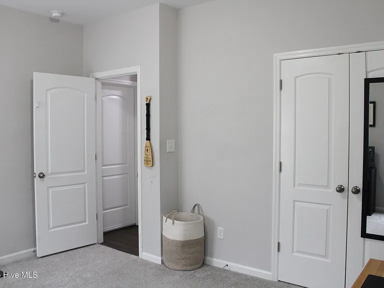 221 Seville St — Photo 25