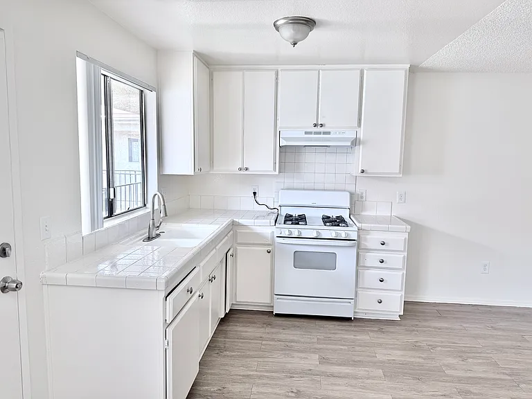 6714 Troost Ave #L — Photo 4