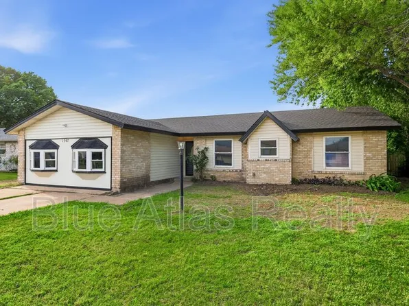 1547 Oakbrook St, Lancaster, TX 75134