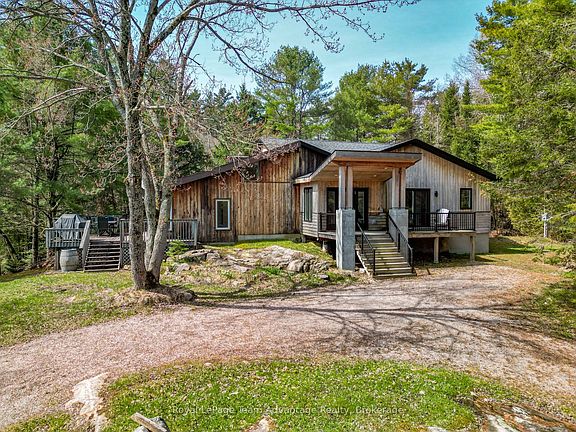 3rd image of 18 Ferris Rd