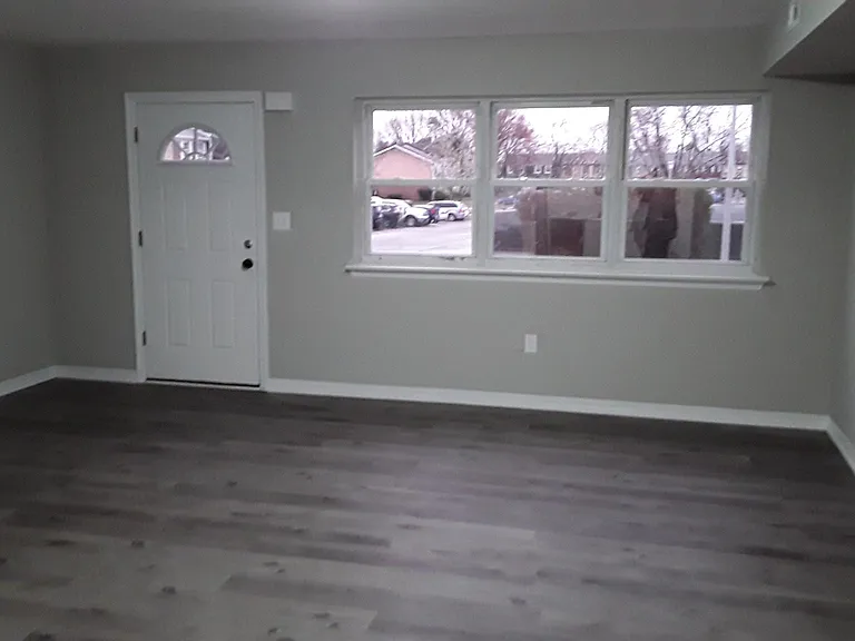 107 Briar Mills Dr — Photo 2