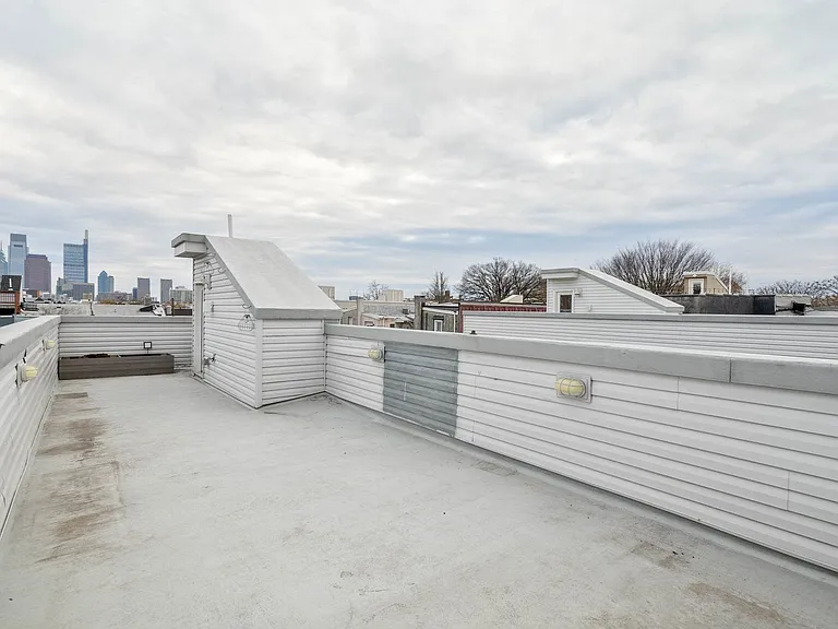 1836 Ingersoll St — Photo 25