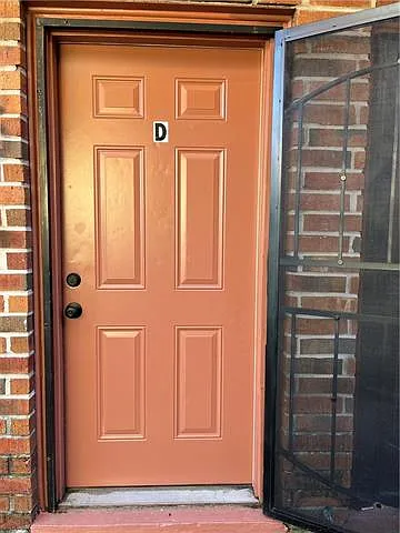 2 bed, 1.5 bath, 900 sqft, $1,100 — Photo 2