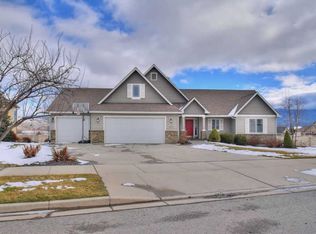 2117 S Meadowview Rd, Greenacres, WA 99016