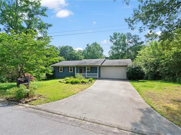 1382 Country Lane Way NE, Conyers, GA 30012