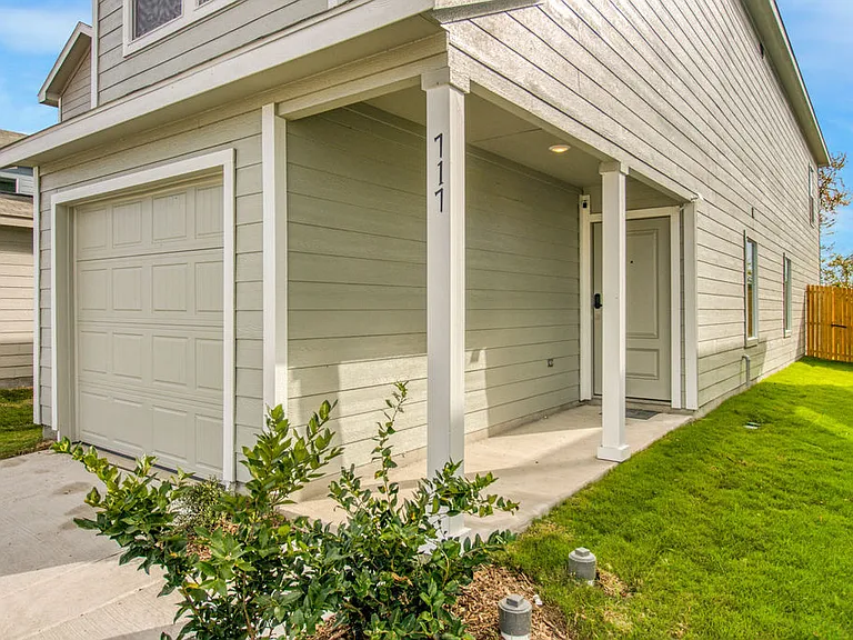 717 Sandhill Crane Ln — Photo 2