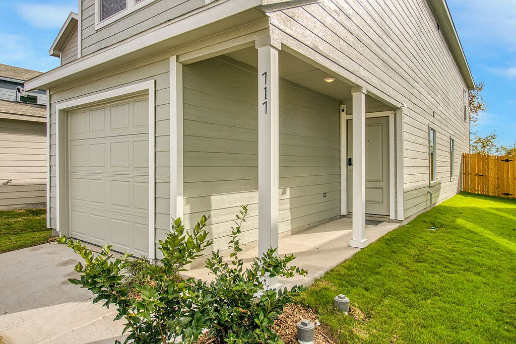 Building Photo - 717 Sandhill Crane Ln