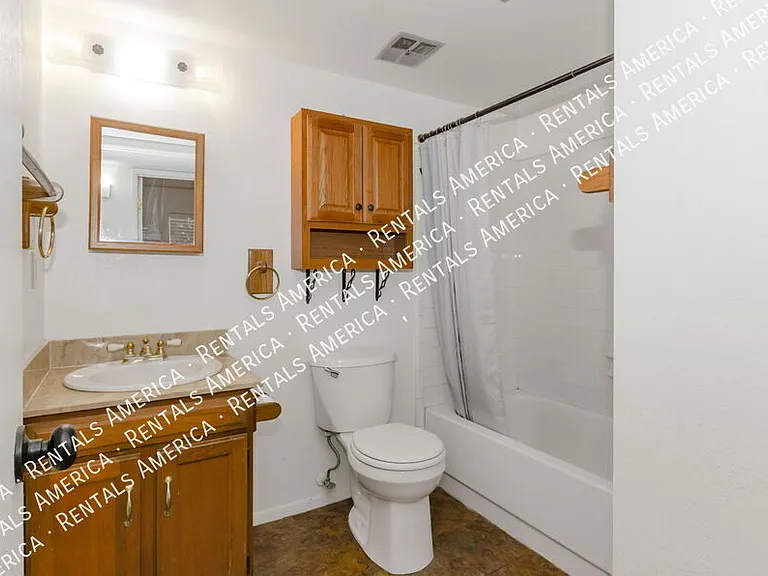 7868 N Soledad Ave — Photo 14