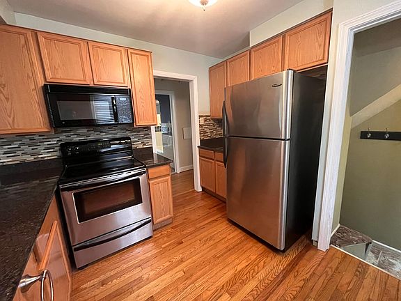 3rd image of 9465 Ball St