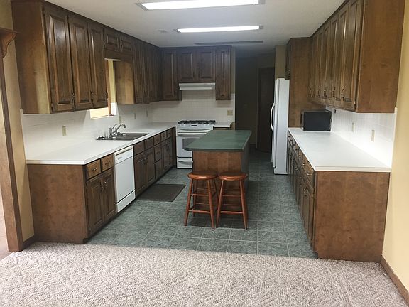 Large kitchen with island 
