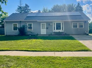 1350 N Elmwood Dr, Aurora, IL