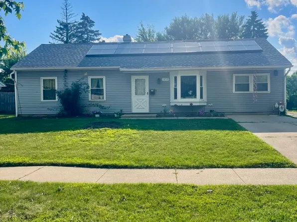 1350 N Elmwood Dr, Aurora, IL 60506