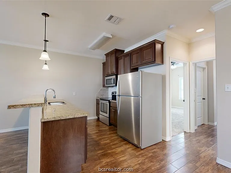 303 Ash St #B — Photo 7