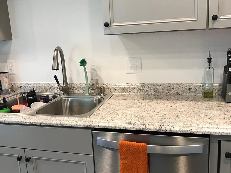 1615 Birchwood Ln — Photo 10