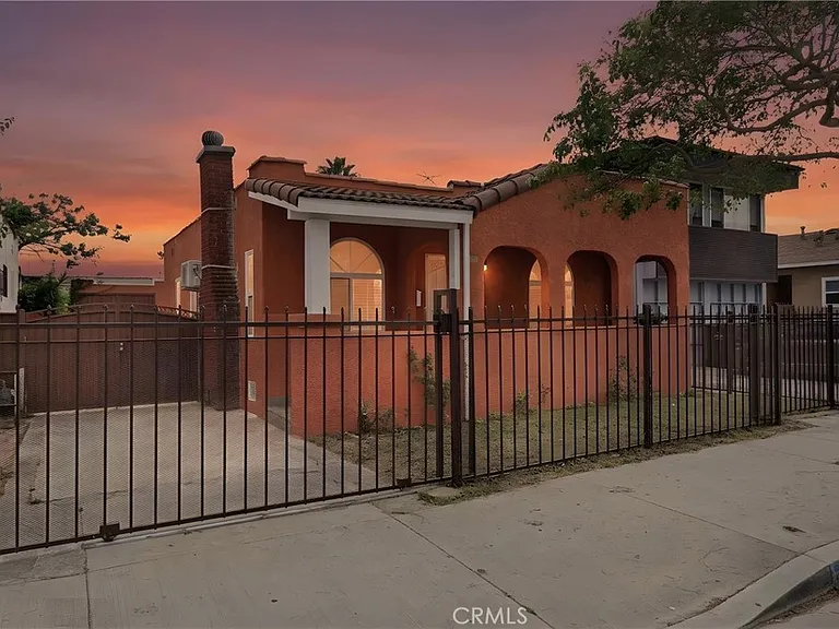 236 W Arbor Vitae St — Photo 34