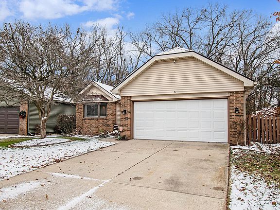2nd image of 1722 Woodland Dr