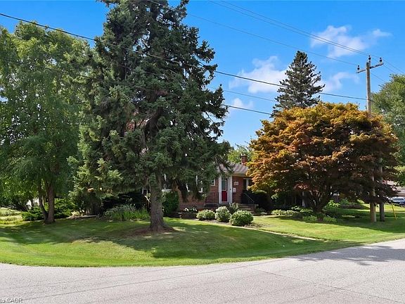 2nd image of 936 Boothman Ave