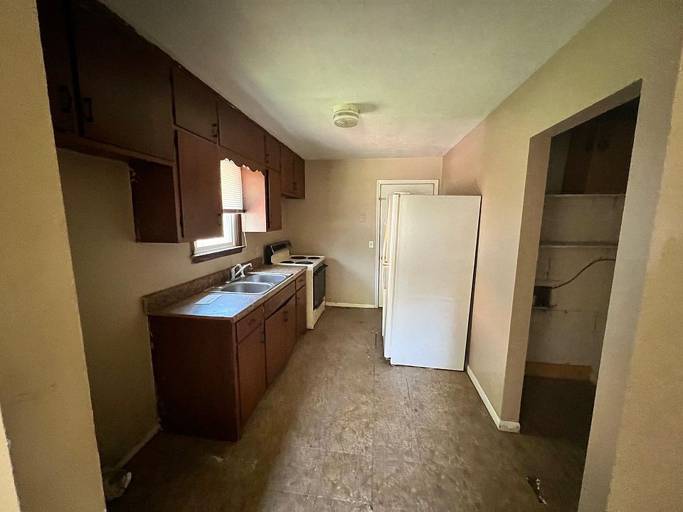 2nd image of 1526 Beverly Dr