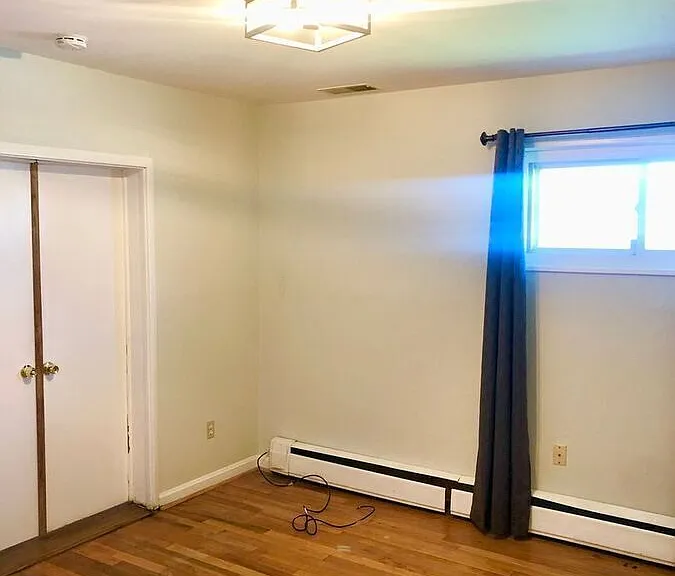 12901 Hathaway Dr — Photo 14