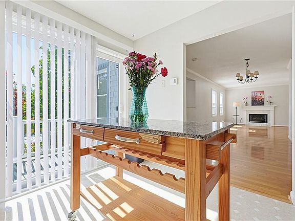 3rd image of 1 Willow Glen Cir APT 27
