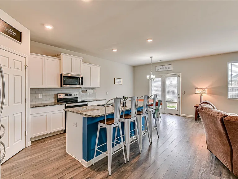 3052 Pepperhill Dr — Photo 6