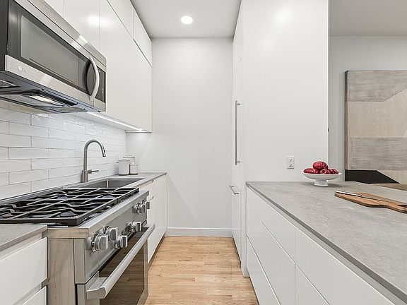 5th image of 161 Remsen St APT 2A