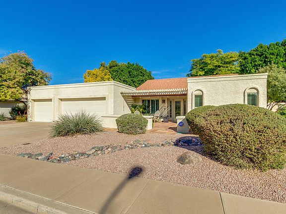 3rd image of 2334 W Naranja Ave
