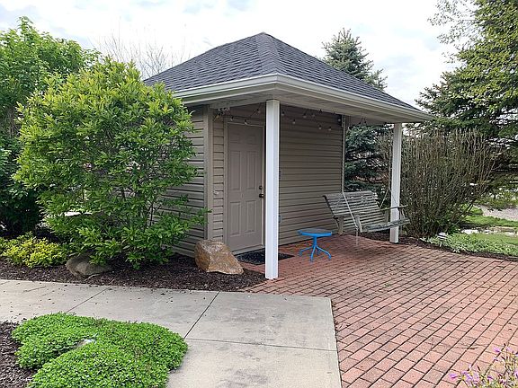 4th image of 215 Northwood Dr