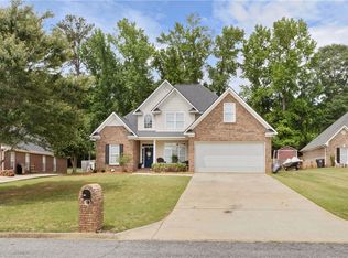 611 Shadow Wood Dr, Smiths Station, AL 36877
