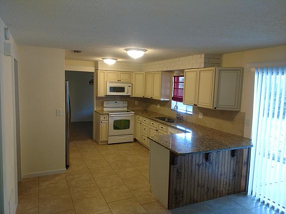 2nd image of 332 S Brighton Dr