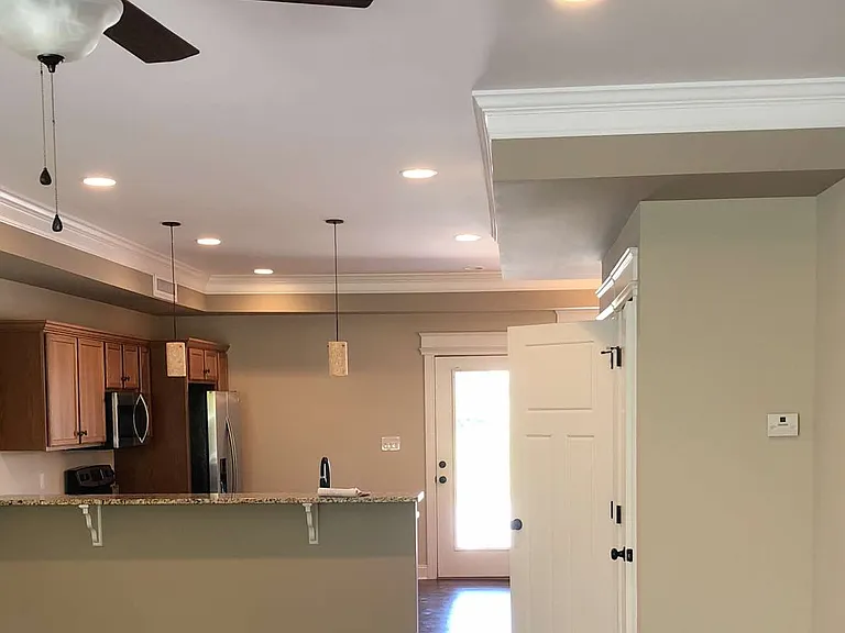 215 Capstone Dr — Photo 4