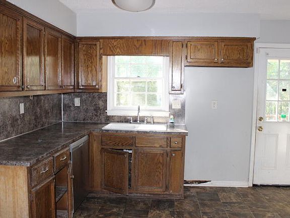 5th image of 6101 Brittany Ct