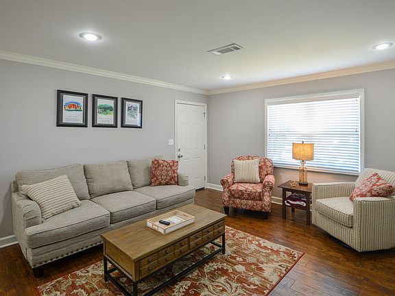 3rd image of 1120 E Lee Blvd Unit K141