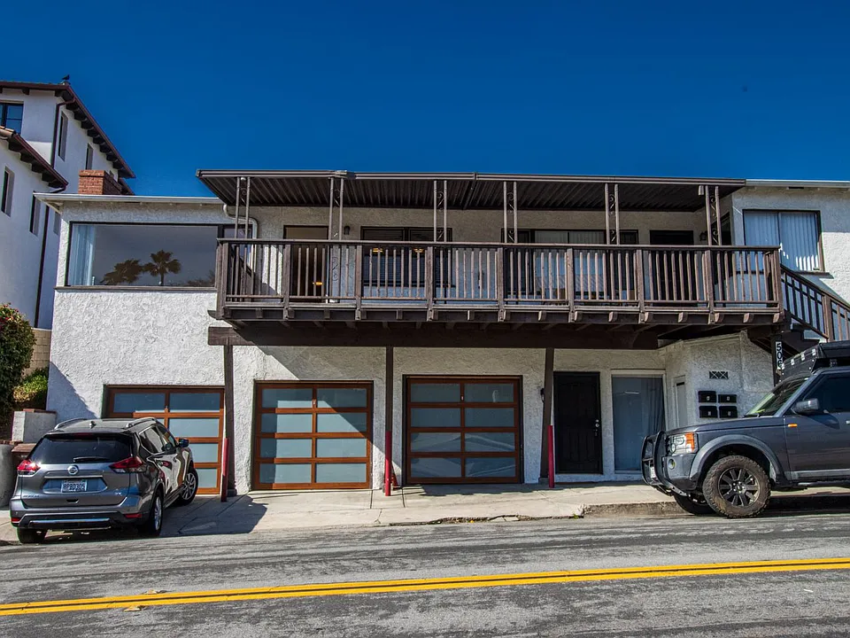 506 Avenida Victoria