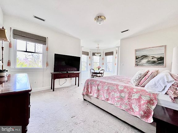 5th image of 9319 Ludgate Dr